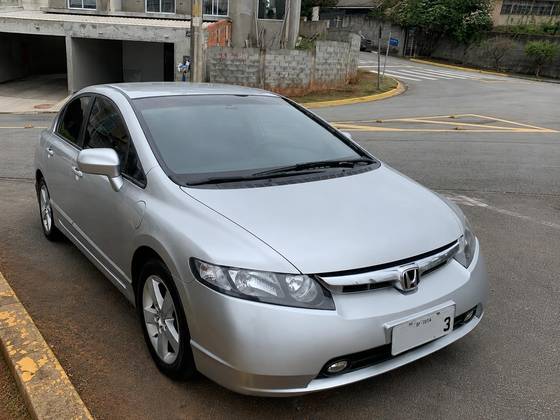 HONDA CIVIC 1.8 LXS 16V FLEX 4P AUTOMÁTICO HONDA CIVIC 1.8 LXS 16V FLEX 4P AUTOMÁTICO